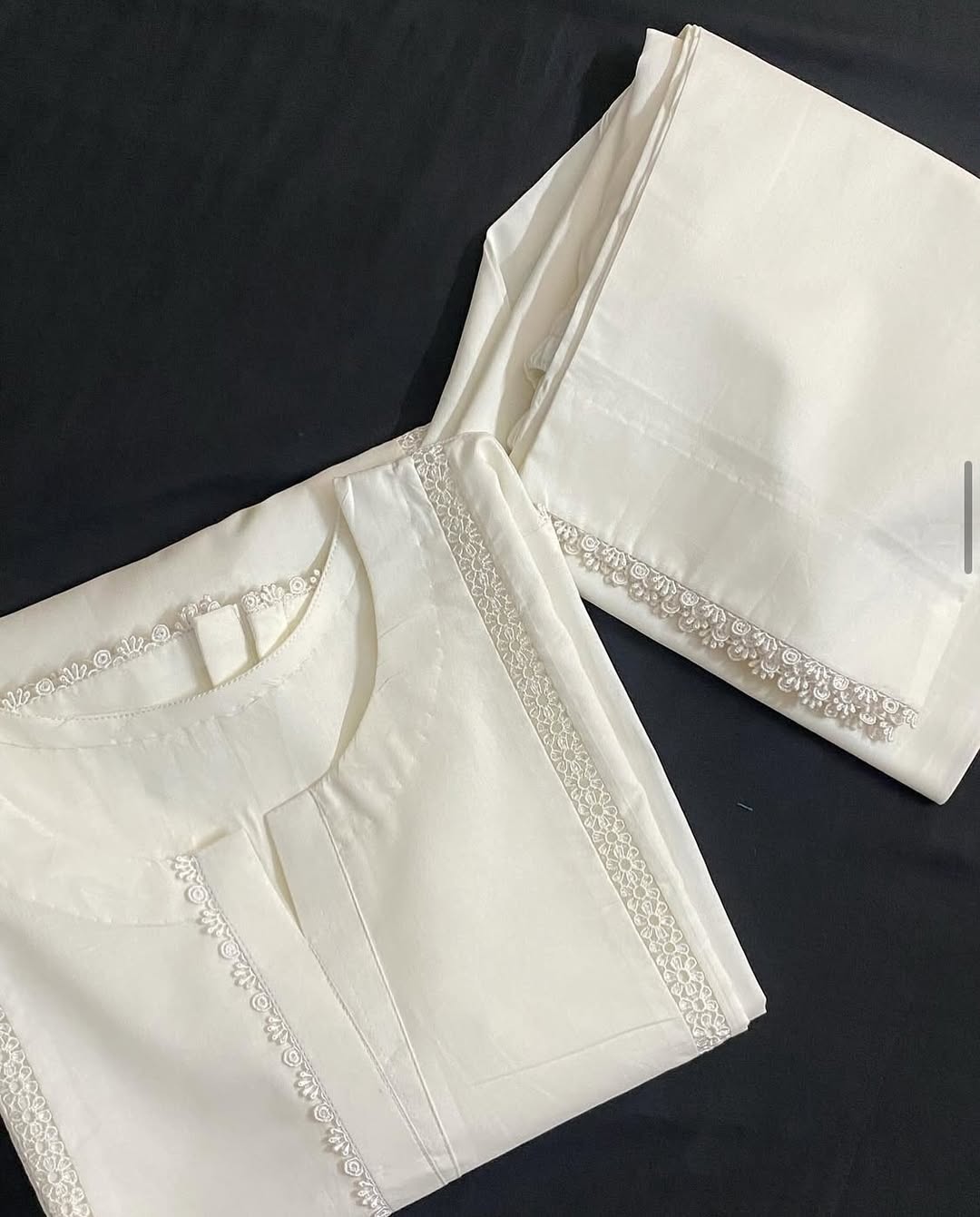 White Rose 2 PC Stitched